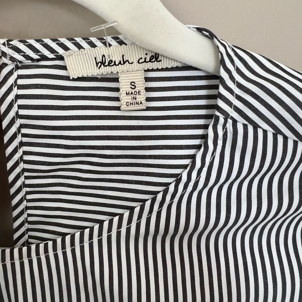 Bleuh Ciel cropped top with tie detail